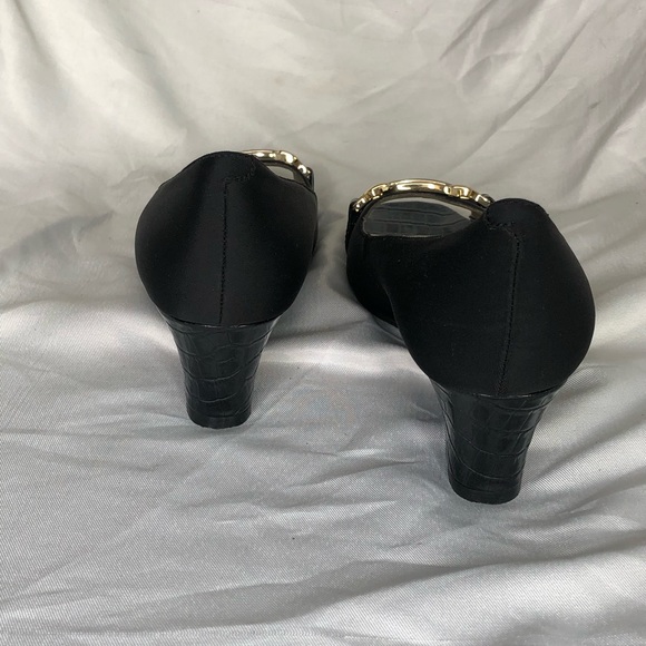 20. Bandolino Womens Wedge Heels Sz 7.5 - Picture 5 of 10